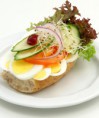 RUNDSTYKKE EGG & TOMAT